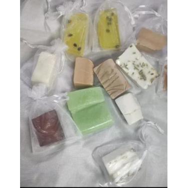 Imagem de Kit 10 Mini Sabonetes Artesanais: Lembrancinhas Perfumadas para Evento