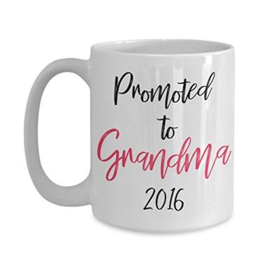 Imagem de Promoted to Grandma 2016 – Caneca de café – Novas canecas de avó – Ideia de presente de mordaça da vovó – Caneca de anúncio de gravidez para a vovó