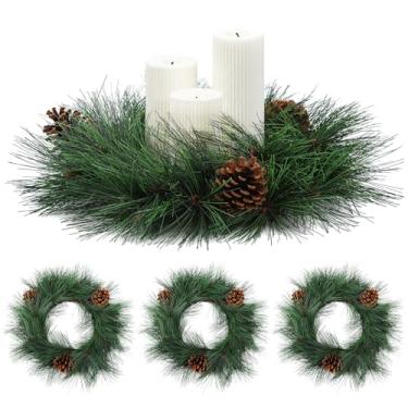 Imagem de XunYee 4 peças de anéis de vela de Natal, mini grinaldas, pinheiro de agulha longa e pinha, vegetação sintética de inverno, decoração de férias, vela de destaque para mesa de centro de mesa, decoração