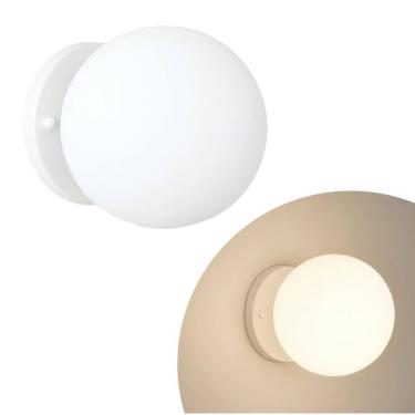 Imagem de Arandela Jabuticaba Branca 1 Globo De Vidro 15Cm.