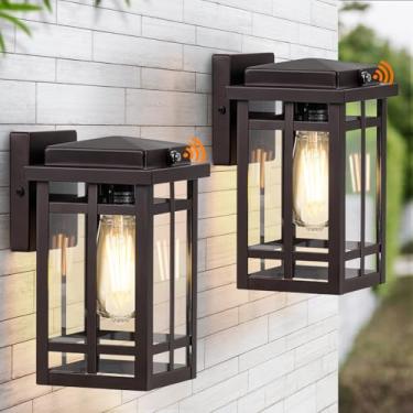 Imagem de Luz de parede externa do crepúsculo ao amanhecer 2 pacotes, suporte de luminária externa para varanda da frente da casa, lanterna moderna antiferrugem com sombra de vidro temperado para garagem