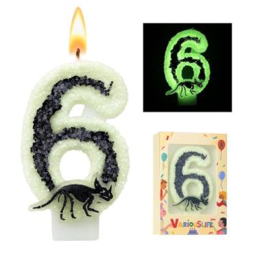 Imagem de Vela de aniversário de dinossauro que brilha no escuro número 6 para festa temática de esqueleto jurássico menino