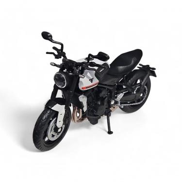 Imagem de Miniatura de Moto Triumph Trident 660 em Escala 1:18 com Detalhes Realistas e Rodas de Borracha Californ Toys