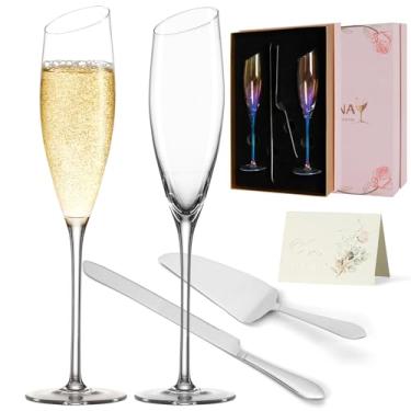 Imagem de DORELINA Conjunto de 2 taças de champanhe Bride and Groom, presentes de casamento para casais 2024, taças de champanhe de cristal iridescente e conjuntos de servidor de bolo para noivados,