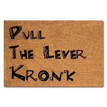 Imagem de Capacho engraçado de coco puxar a alavanca Kronk Welcome Front Porch Patio Garage Enter Area Decor Capachos para a entrada exterior tapetes personalizados resistente traseira antiderrapante tapete