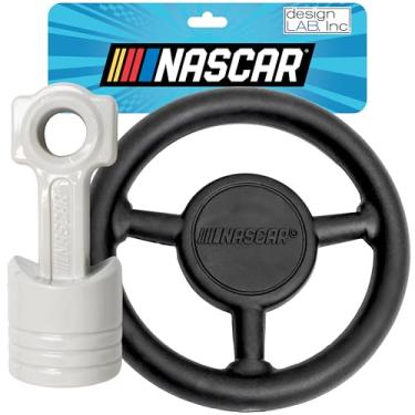 Imagem de design LAB, Inc. Produto oficial NASCAR | Brinquedos de borracha para cães | Pistão de carro de estoque e volante NASCAR Conjunto de brinquedos para cães