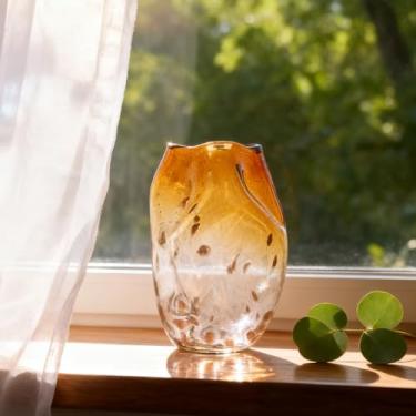 Imagem de UANYEMON Vaso de vidro marrom âmbar, vasos de flores de vidro decorativos para mesa central e decoração de casa, perfeito para mesa de jantar, sala de estar, quarto e decoração de entrada