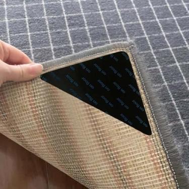 Imagem de 4 peças de fita de tapete, almofadas antiderrapantes para pisos e azulejos, fita de carpete reutilizável para tapetes de área, adesivos de tapete adesivo de dupla face mantêm os cantos planos