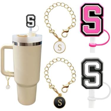 Imagem de 4 peças de acessório de garrafa de água com letras fofas compatíveis com copos Stanley, tampa de cobertura de canudo à prova de poeira de silicone, pingente de chaveiro de copo personalizado