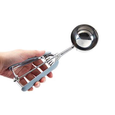 Imagem de Restaurantware Colher de sorvete Comfy Grip de 118 ml, 1 colher de bola de melão com mola - lâmina embutida nº 8 cinza aço inoxidável Cookie Baller lavável na máquina de lavar louça, resistente