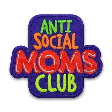 Imagem de EMBROVERSE Patch Anti-Social Moms Club - Citação divertida da vida da mãe, bordado a ferro, perfeito para roupas e acessórios personalizados, tamanho: 9,7 x 8,6 cm