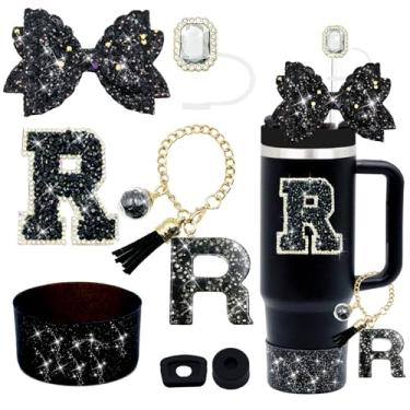 Imagem de Conjunto de acessórios de copo Stanley preto de 7 peças, decorações de iniciais para Stanley Cup 850.5 g 1,134 g, inclui cobertura de canudo de joia, tampa à prova de derramamento, pingente de alça