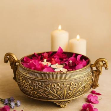 Imagem de RITUALISTIC Urli de latão pavão | Uruli para decoração de flores | Tigela Urli de latão para decorações de casa | Decoração de cozinha | Tigela para decoração | Perfeito para presentes de inauguração