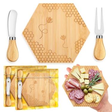 Imagem de Ziliny Conjunto de 2 prêmios de chá de bebê de noiva para vencedores tábua de queijo de abelha mel presentes de festa com faca de queijo e garfos caixa para chá de bebê de abelha temático aniversário