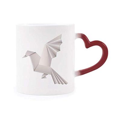Imagem de Caneca origami abstrata geométrica com estampa de pombo sensível ao calor Caneca vermelha que muda de cor