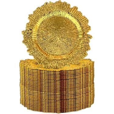 Imagem de Conjunto de 32 pratos carregadores de recife para mesa de jantar, bandeja de servir pratos decorativos de plástico floral para mesa de festa de casamento, 33 polegadas (ouro)