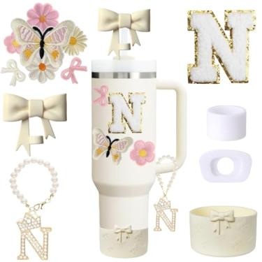 Imagem de Conjunto de acessórios de copo Stanley branco de 13 peças para copo de 850 g 1,134 g com alça, incluindo pingente de alça, adesivo inicial personalizado, topo de palha, bota de silicone, tampa à prova