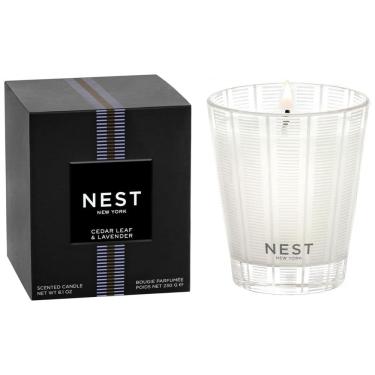 Imagem de Vela Perfumada Clássica NEST New York, Folha de Cedro e Lavanda 230g Até 60 Horas de Queima Recipiente de Vidro Reutilizável
