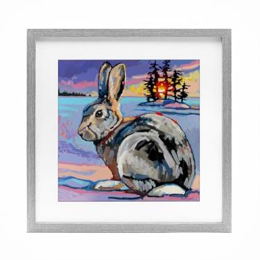 Imagem de Stupell Industries Impressão emoldurada cinza Coelho Goliath Runaway sob vidro, design de Adam Swanson, 33 x 33