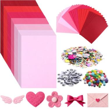 Imagem de gisgfim 42 peças de folhas de tecido de feltro rosa para Dia dos Namorados, kit de artesanato de 20 x 30 cm, pacote de feltro vermelho macio e rosa com adesivos para olhos agitados, pompons, glitter
