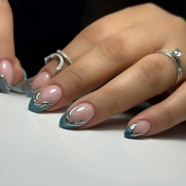 Imagem de Unhas postiças curtas médias amêndoas francesas olho de gato azul com linhas azuis simples Desien cobertura completa cola acrílica falsa em unha para mulheres, 24 peças