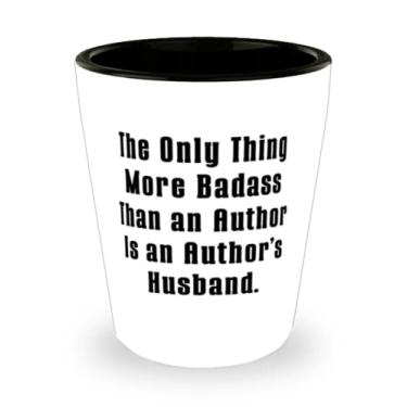 Imagem de Presentes de marido para marido, The Only Thing More Badass Than an Author Is an Author's, Funny Husband Shot Glass, Copo de cerâmica da Wife