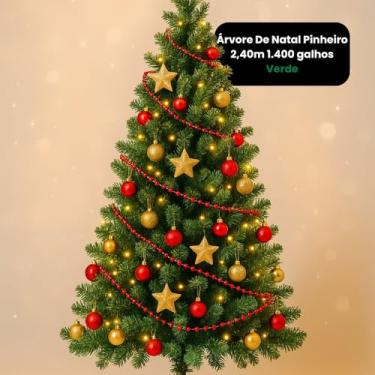Imagem de Árvore de Natal Pinheiro Verde, 2,40m de Altura, 1400 Galhos, Base de Ferro, Fácil Montagem, Material PVC, 1,2m Diâmetro, 6kg