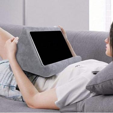 Imagem de Suporte de travesseiro macio para colo e cama – suporte universal de esponja para iPad, Kindle, e-reader e livros, suporte de leitura confortável para sofá, chão e carro (cinza)