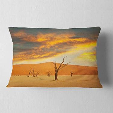 Imagem de Designart Manta de paisagem africana colorida Vale da Morte com árvores secas para sala de estar, sofá, enchimento de almofada + capa de almofada impressa em ambos os lados 30,5 x 50,8 cm