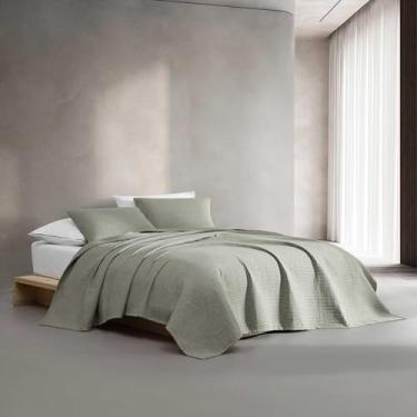 Imagem de Calvin Klein - Conjunto de colcha King, roupa de cama luxuosa e macia com fronhas combinando, decoração de casa aconchegante (mini ponto de canal, verde sólido, King)