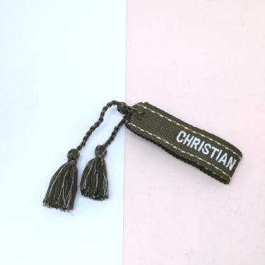 Imagem de Pulseira Artesanal com Letra e Borla  Ajustável, Unissex - A1, Verde