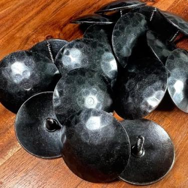 Imagem de Pacote com 50 - 3,5 cm de ferro cllavos decorativos parafusos forjados para porta martelada pregos de madeira móveis estofados tachinhas rústica antiga acabamento forjado da Sidco Supply