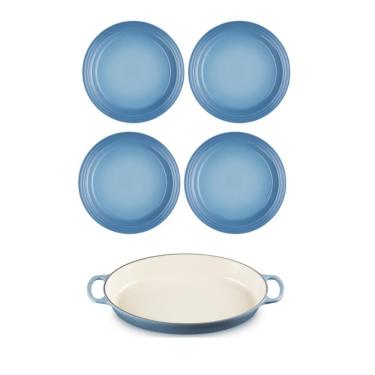 Imagem de KIT LE CREUSET ASSADEIRA OVAL 36CM E 4 PRATOS RASOS 22CM EM CERÂMICA AZUL CHAMBRAY