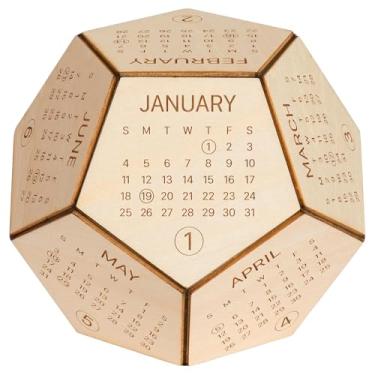 Imagem de Calendário de mesa de madeira 2026, calendário de cubo dodecaedro, ideias legais de presentes de ano novo para funcionários do chefe, presentes engraçados de escritório para colegas de trabalho