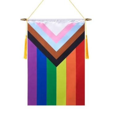 Imagem de TMHTMH Bandeira de parede arco-íris orgulho progresso 45,7 x 30,5 cm, poste de madeira e acabamento acetinado duplo, bandeira pendurada gay LGBTQ, para sala de casa, sala de aula escolar, clube e