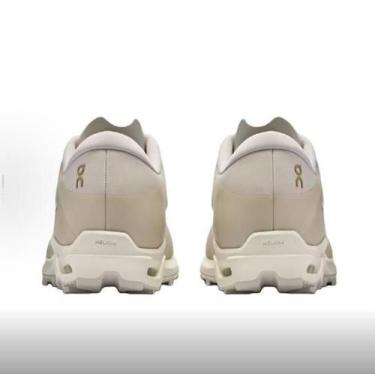 Imagem de Tênis de corrida ON PAF x On Cloudventure Peak Low-Top para homens