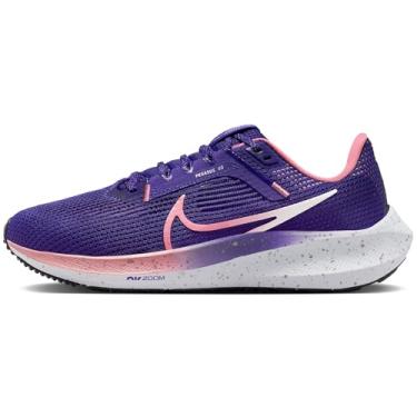 Imagem de Nike Tênis de corrida feminino Pegasus 40 (FQ8769-547, roxo quadrado/branco/preto/giz coral), Roxo/Branco/Preto/Giz Coral, 39