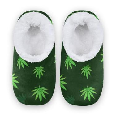 Imagem de CHIFIGNO Skeleton Valentine House Shoes, chinelos masculinos para interior, chinelos de casa para hóspedes M-XXL, Textura de cannabis verde, Medium