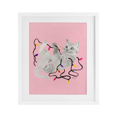 Imagem de Stupell Industries "Gato com luzes de Natal rosa", impressão emoldurada sob vidro, branco, 13 x 16
