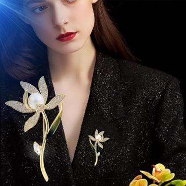Imagem de Broche de flor diamante lapela broche esmalte distintivo para mulheres delicadas festa de casamento joias presente terno acessórios, 1 count (pack of 1), Liga de aço, Zircônia cúbica