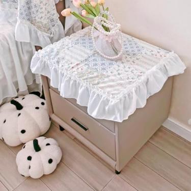 Imagem de Toalha de mesa quadrada de cabeceira de renda, toalha de mesa branca vintage de renda pequena com bordas babadas, capa de mesa lateral francesa, protetor de mesa para casamento, chá de bebê, festa de