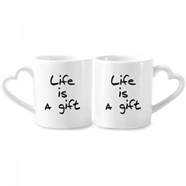 Imagem de Life Is a Gift Conjunto de canecas de porcelana com frases inspiradoras para casais, copo de cerâmica com alça de coração