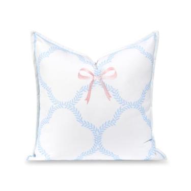 Imagem de Hofdeco Premium Capa de almofada Coastal Grandmillennial Patio para ambientes internos e externos, 50,8 cm x 50,8 cm, repelente de água para quintal, sofá, piscina, gravata borboleta bordada azul bebê