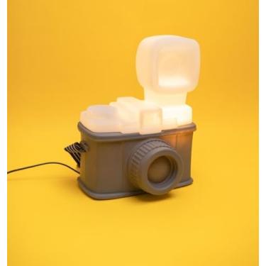 Imagem de Luminária Decorativa Câmera Retrô – Iluminação Criativa com Toque Vintage
