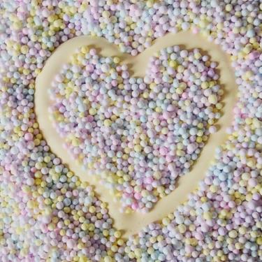 Imagem de AOODOOM Bolas de espuma de 4 a 6 mm, mini contas de poliestireno, suprimentos de geleca, contas de espuma coloridas para crianças, artesanato, bolas de geleca, decorações de festa, 1000 ml