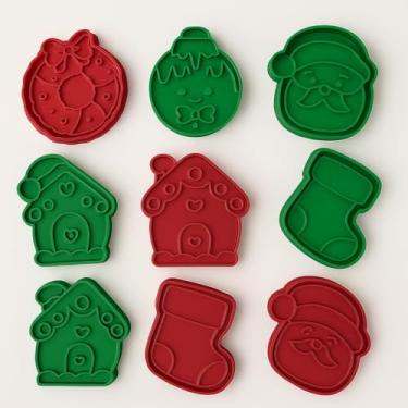 Imagem de Cortadores de Biscoito Natalinos, Moldes em Plástico Verde e Vermelho, Formato Papai Noel e Árvore de Natal, Conjunto com 5 Peças para Confeitaria