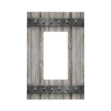 Imagem de Porta de celeiro rústica cozinha cinza grão de madeira com textura de metal único balancim dispositivo GFCI placa de parede 1 gangue decorador elétrico tomada interruptor de luz cobertura country