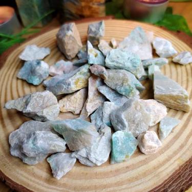 Imagem de Pedra jadeíte bruta até 2 cm - proteção e pureza - cristal natural - C