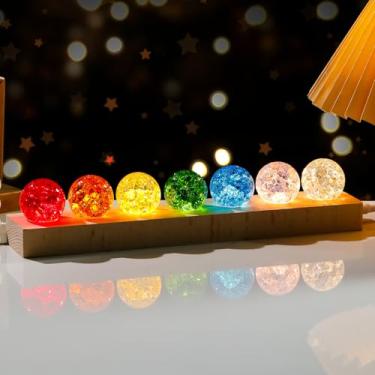 Imagem de Arikyrist Bolas de cristal rachadas com chacras de 7 cores (40 mm) com base de madeira de LED, esfera de cura rachada no gelo, energia, luz noturna, decoração de energia para casa