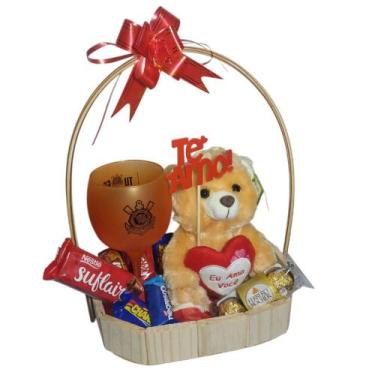 Imagem de Cesta Amor & Futebol  Urso com Coração, Bombons e Taça Drinks Escolha 